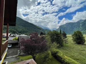Cristaux entre lacs et montagnes