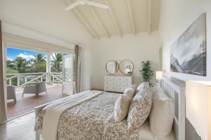 Luxury Ocean-View Villa with Private Pool & Golf Access, Dedicated Staff