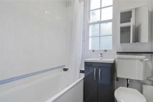 Charming 2 bedroom central London family home