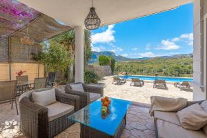 Villa Wagner by Abahana Villas