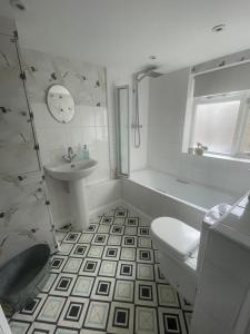 Poets Place - lovely 4 bedroom townhouse with garden