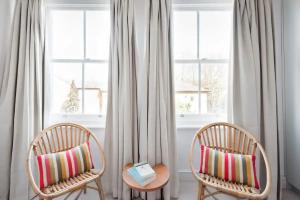 Notting Hill Home on Tree-Lined Street Near Tube Stations