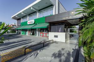 Apartamentos c piscinas a 200m do mar Floripa-SC ADC