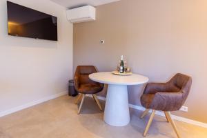 Studio 100 meter van het strand en centrum - eigen parkeerplaats.