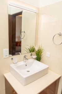 OCEAN BREEZE By LIVINJI - LUXURY APARTMENTS