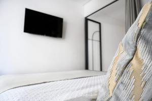 URBAN DOWNTOWN luxury rooms and suites