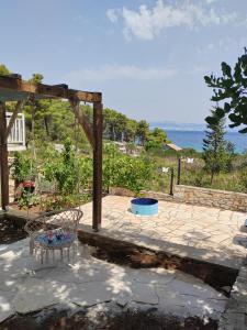 Off grid Robinson house Karmen