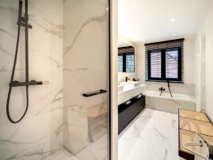 Luxury 455m2 Villa in Waterloo