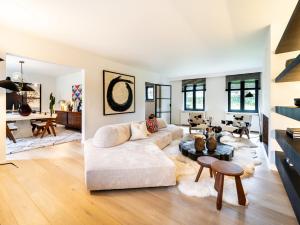 Luxury 455m2 Villa in Waterloo