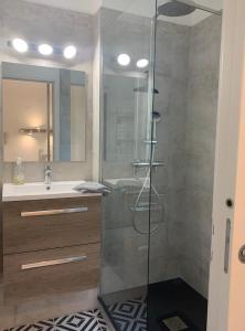 Maison avec piscine sur le golf - plage à 600m