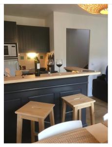 Maison avec piscine sur le golf - plage à 600m