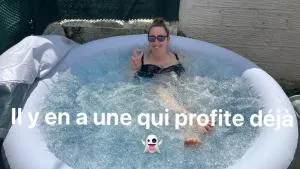 Pavillon, Jacuzzi, Barbec, Netflix, Canal, Disney - 博比尼