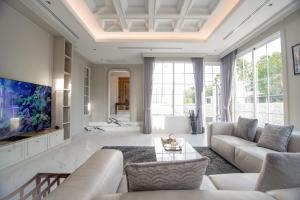 Villa De White House