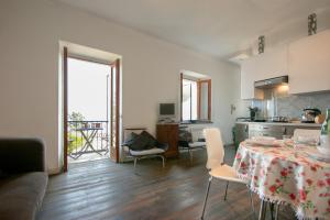 Magia Lago - Two-Room Apartment with Lake View