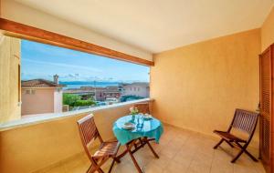 One-Bedroom Apartment with View