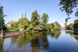 Cosy Lichfield Apartment