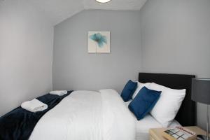 Manvers House, Rotherham for contractors, Families, free parking, Spacious, WIFI, modern