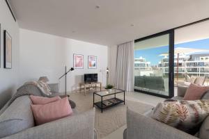 Beautiful 3 bedroom apartment in Higueron West
