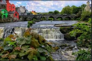 Comfortable House - Inagh