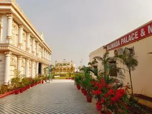 Rajwada Palace and Marriage Garden - Saipur