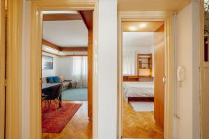 Downtown Classic With Terrace by Vacationy