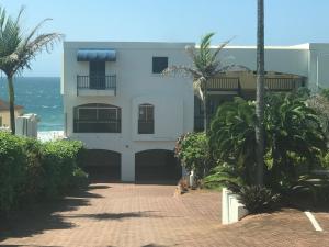 13 Skiathos Beachfront Apartment in Shakas Rock