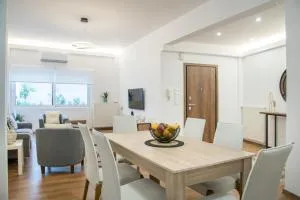 Calliope Luxury Apartment - Roússa Límni