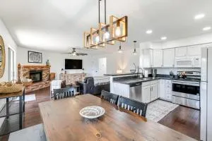 Quaint Flagstaff Condo with Balcony about 6 Mi to Dtwn! - Flagstaff