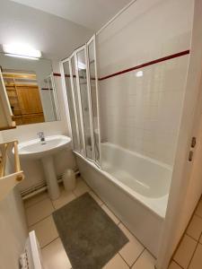 1 Bedroom appt with mountain views