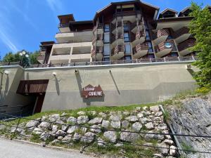 1 Bedroom appt with mountain views