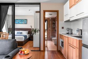 Title V Palm View 4fl Pool Gym Hammam