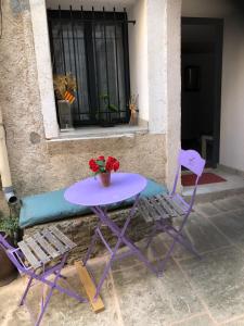 Logement neuf centre du village aux pieds du château