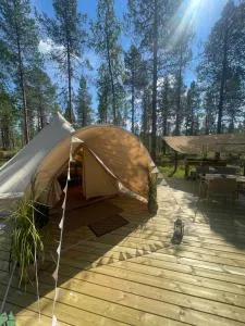 LaplandLiv Glampingtent with private sauna at the lake! - Jerfojaur
