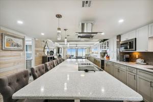 Surf Dweller 610- by Holiday Isle Properties