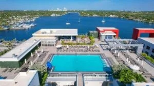 Nido del amor - هوليوود بيتش