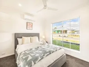 Modern Family Retreat in Premier GreenbankLocation - Jimboomba