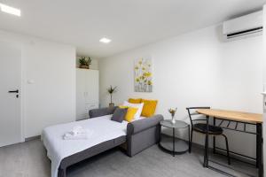 Studio in Tiny House in Krk City Center