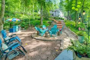 Creekside Hendersonville Haven Hot Tub and Fire Pit - Флэт-Рок