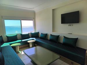 Appartement Spacieux et Accueillant avec Vue Panoramique sur la Mer