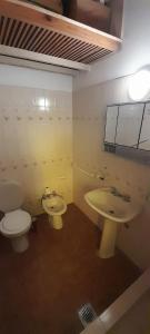 Habitación con cocina, baño, ingreso independiente en Chacras de Coria