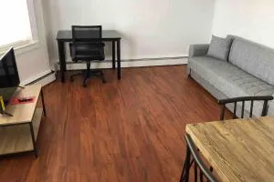 Private 2-bedroom apartment with direct bus to NYC Manhattan only a 5-minute walk away - Roselle