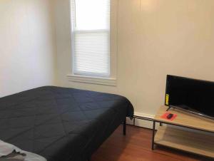 Private 2-bedroom apartment with direct bus to NYC Manhattan only a 5-minute walk away