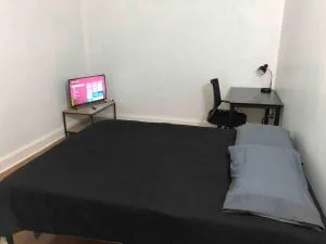 Spacious 2 bedroom apartment with 1 bathroom and private street entrance - Haskell