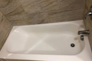 Large and private 3 bedroom and 1 bathroom apartment near Newark International Airport EWR and New York City