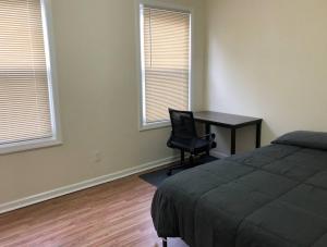 Large and private 3 bedroom and 1 bathroom apartment near Newark International Airport EWR and New York City