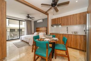 King Suite with Balcony, Gym and Rooftop Pool