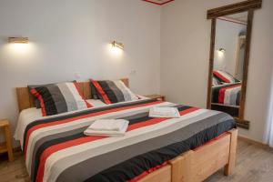 B&B / Chambres d'hotes LE CHALET BAZAN : photos des chambres