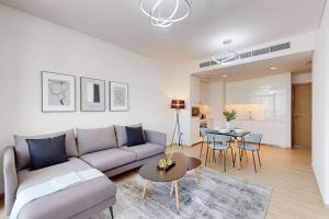 Palace Residences - Light One Bedroom
