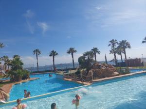 Puerto y Playa con vista a Dos Mares