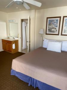 Queen Room room in Atlantic Coast Inn